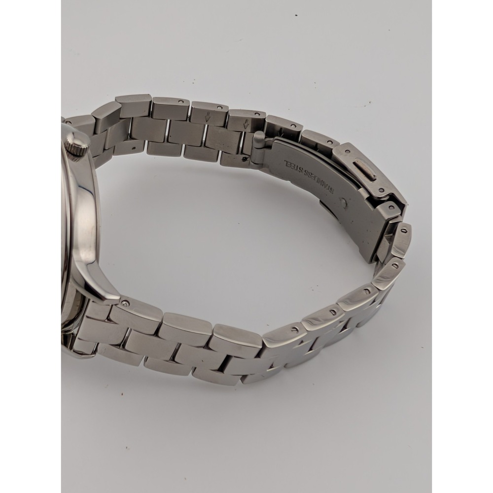 Kenneth Cole New York Watch Women 38mm Case 7.75" Silver Band- New Battery - Picture 5 of 7